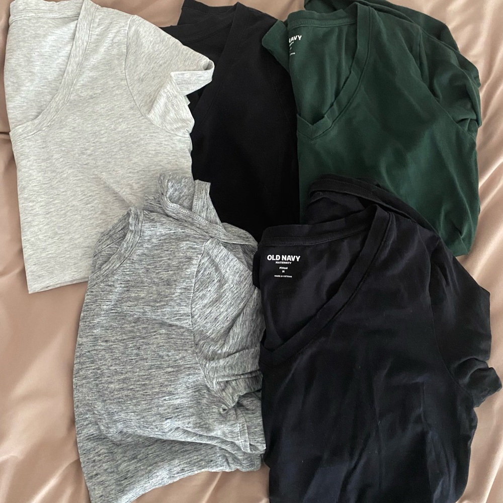 Bundle Medium Old Navy Maternity shirts